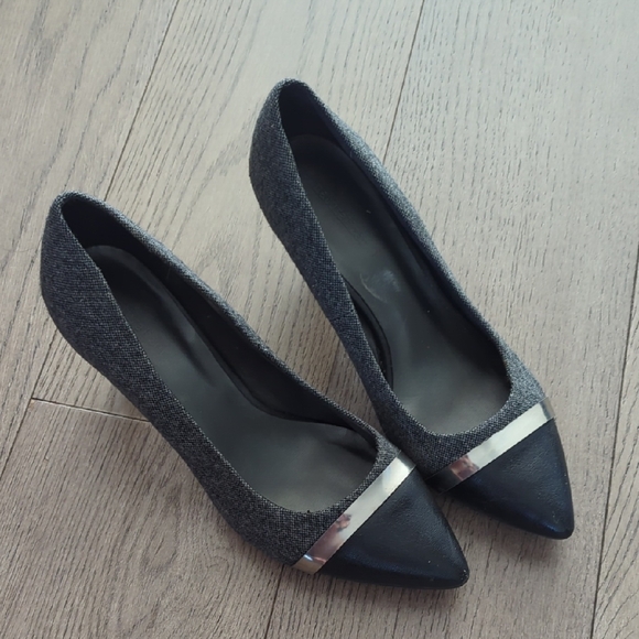 Naturalizer Shoes - Naturalizer Black and Gray Heels With Metallic And Leather Detail-size 9